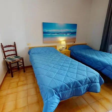 Дом отдыха Center Townhouse 24 Beachside Торевьиа